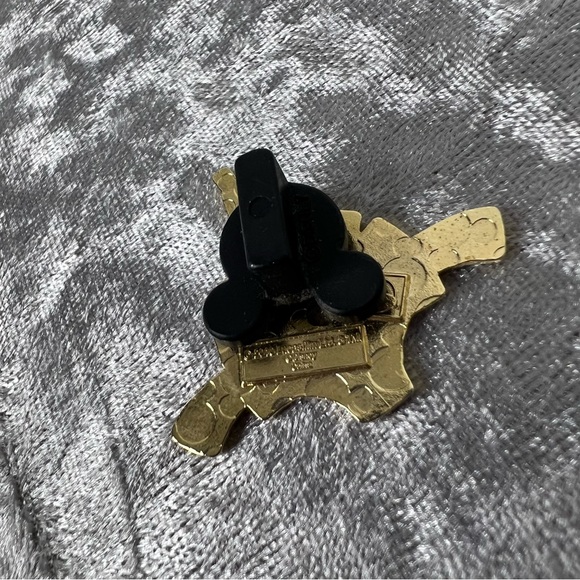 Disney pin collectors trading pins sparkle grey gold Disney parks merchandise - Picture 5 of 7